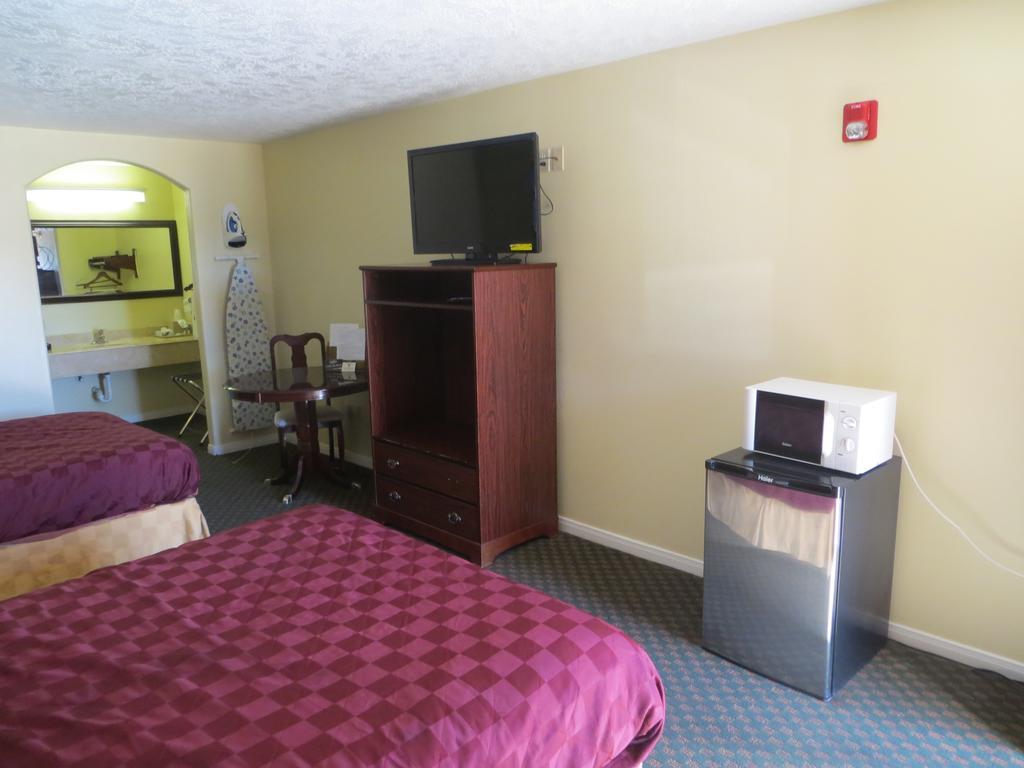 Americas Best Value Inn & Suites Hempstead Εξωτερικό φωτογραφία