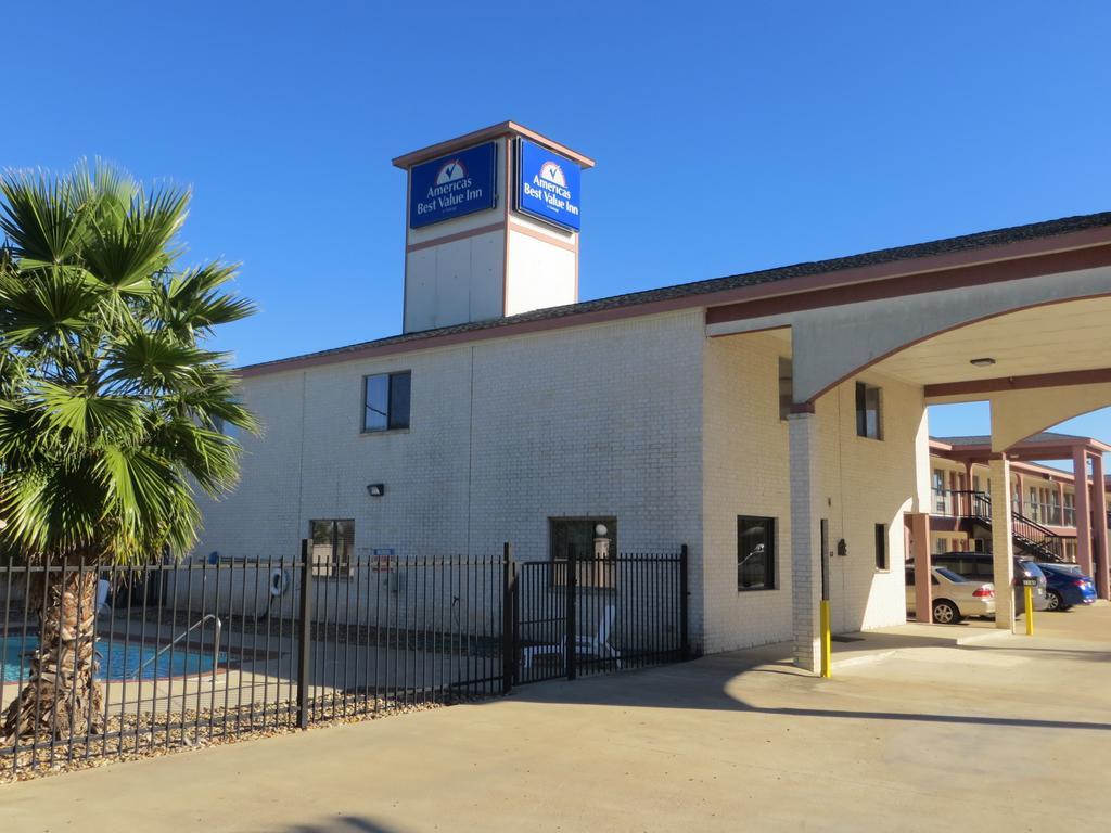Americas Best Value Inn & Suites Hempstead Εξωτερικό φωτογραφία