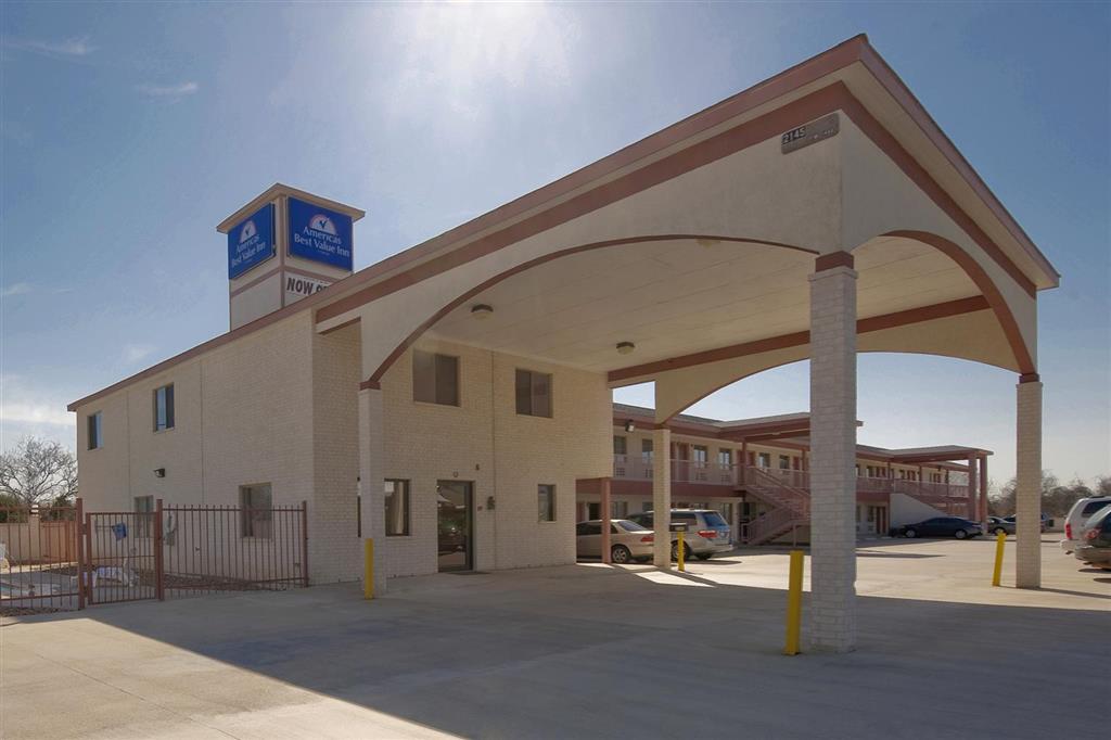 Americas Best Value Inn & Suites Hempstead Εξωτερικό φωτογραφία
