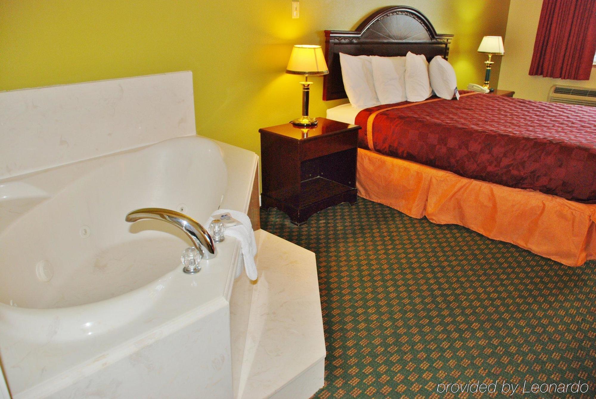 Americas Best Value Inn & Suites Hempstead Εξωτερικό φωτογραφία