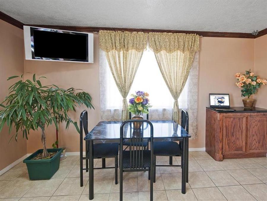 Americas Best Value Inn & Suites Hempstead Εξωτερικό φωτογραφία