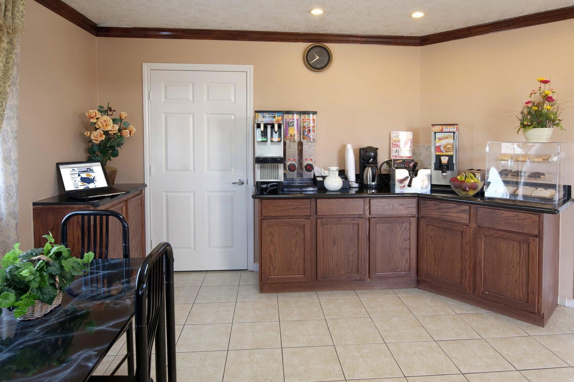 Americas Best Value Inn & Suites Hempstead Εξωτερικό φωτογραφία