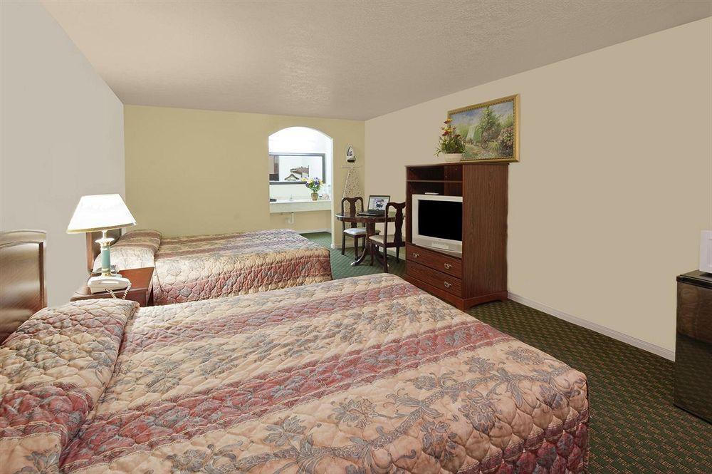 Americas Best Value Inn & Suites Hempstead Εξωτερικό φωτογραφία
