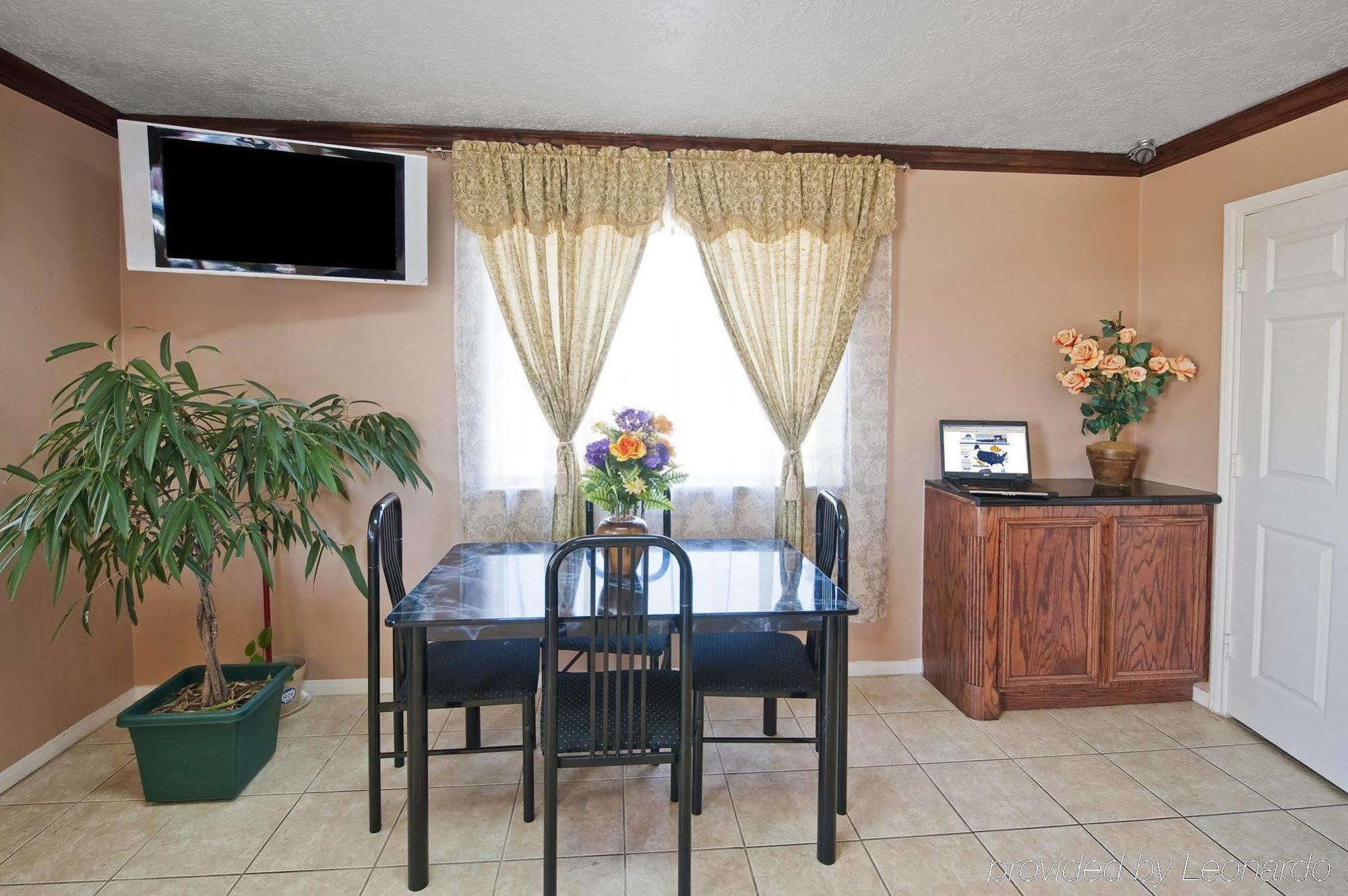 Americas Best Value Inn & Suites Hempstead Εξωτερικό φωτογραφία