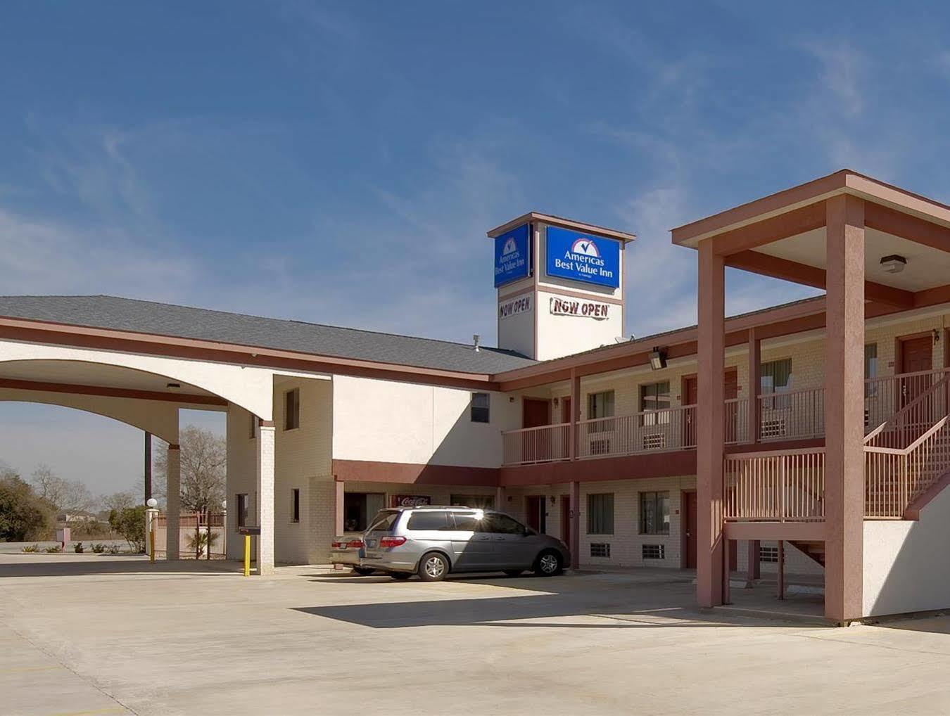 Americas Best Value Inn & Suites Hempstead Εξωτερικό φωτογραφία