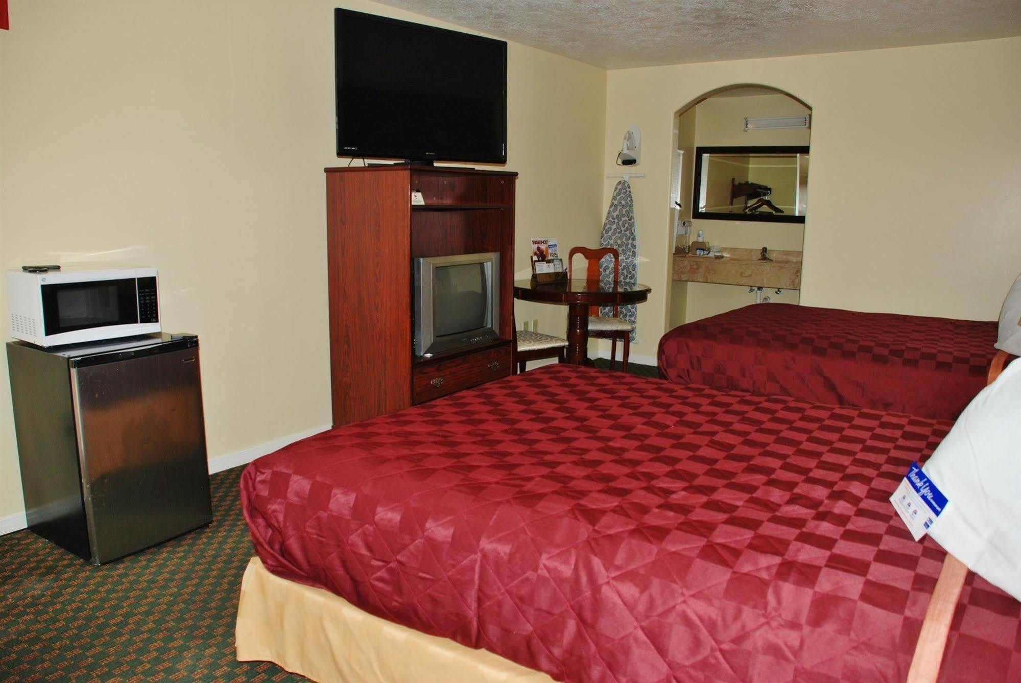 Americas Best Value Inn & Suites Hempstead Εξωτερικό φωτογραφία