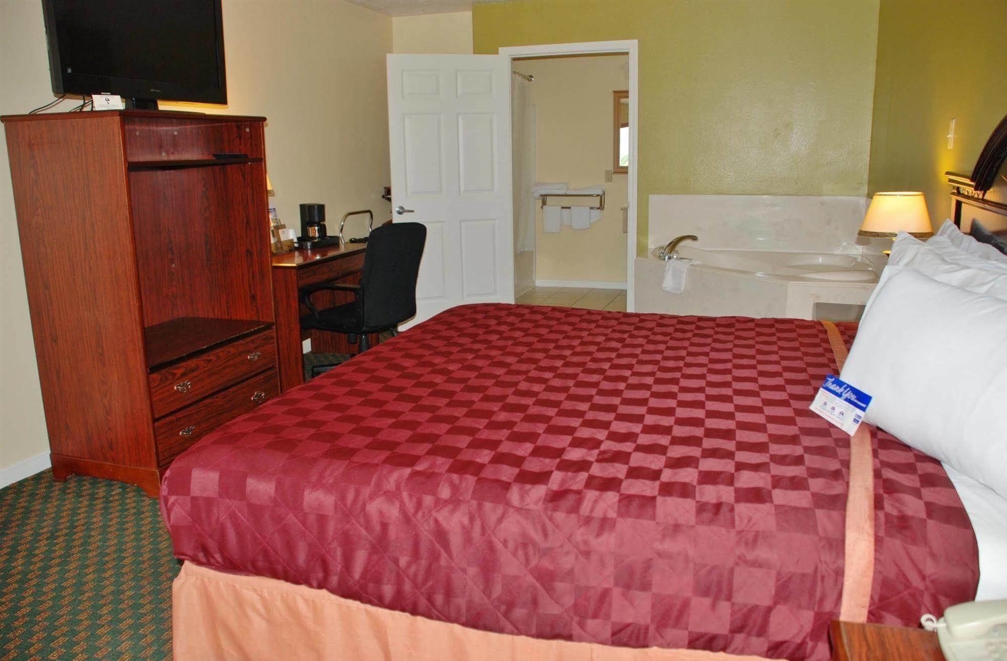 Americas Best Value Inn & Suites Hempstead Εξωτερικό φωτογραφία